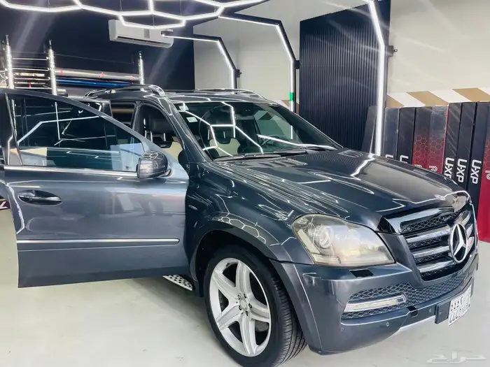 Mercedes Benz GL 450. AMG 33