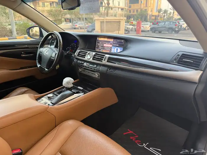 لكزس LS460 2015 9