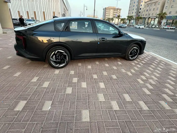 كيا K4 نص فل 5