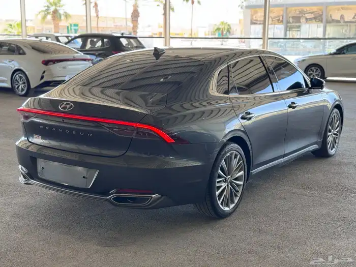 ازيرا 2021 فل كامل 6 سلندر ب 73 الف مسجل . 4