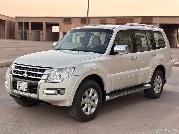 ميتسوبيشي باجيرو GLS 2022 46
