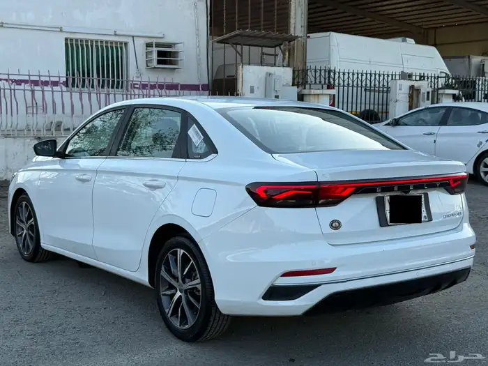 جيلي امجراند 7 موديل 2023 البيع 32000 الف 3