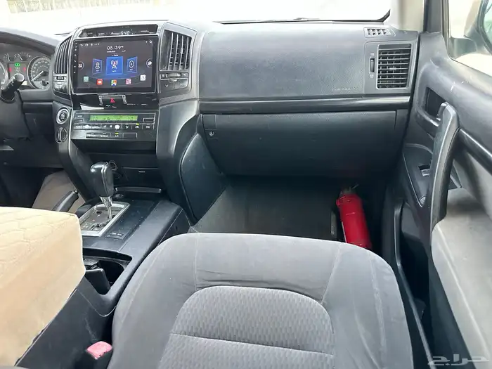 جيب لاندكروزر جي بلد كامل 2012 33