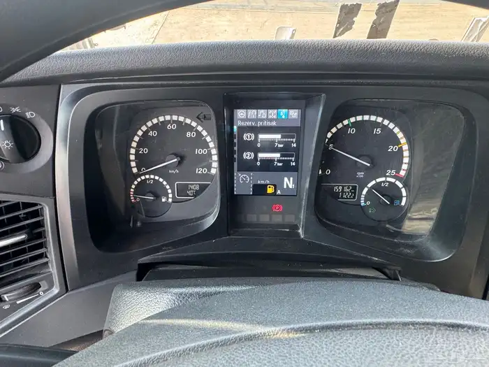 شاحنة مرسيدس Actros 1851 موديل. 2022 - ممشى قليل 1