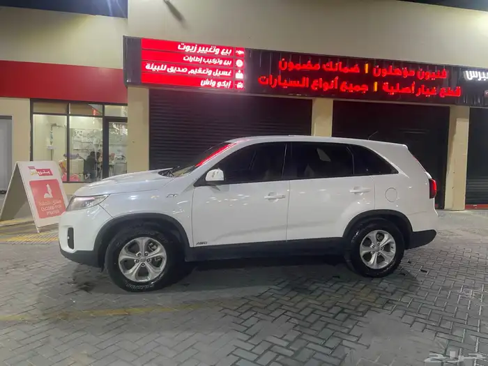 للبيع كيا سورنتو موديل 2014 للون ابيض Kia Sorento 2014 whit 2