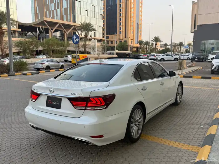 لكزس LS460 2015 3