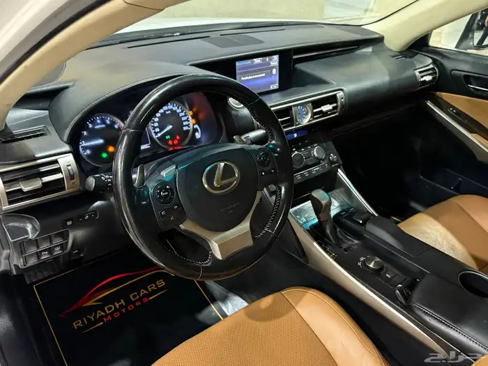 لكزس 2016 ls 200t (بحالة ممتازة) 5