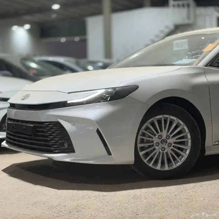تويوتا كامري بنزين LE نص فل موديل 2025 1