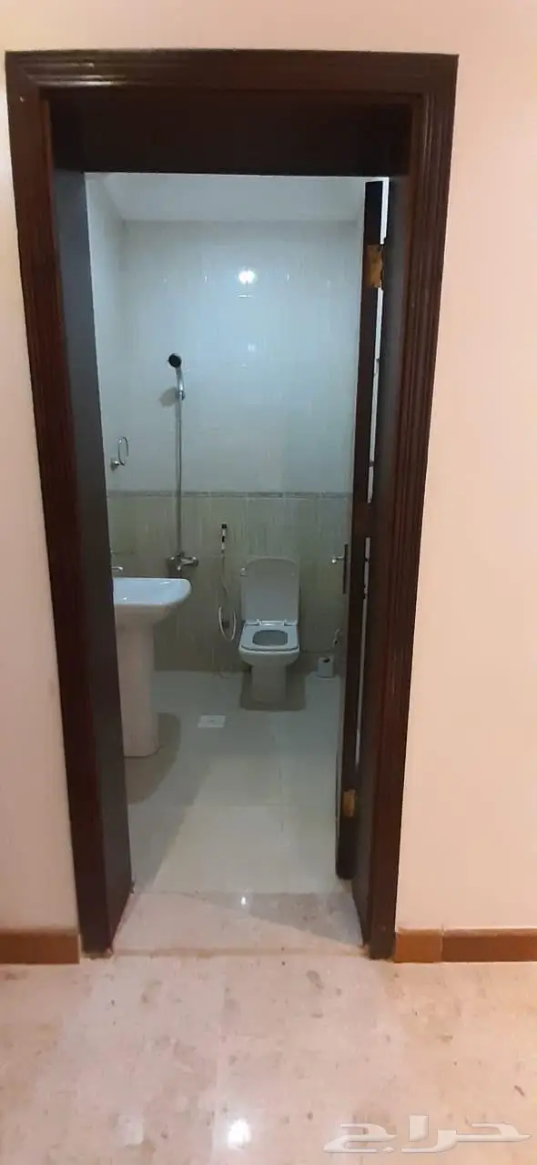 شقه للبيع بحي النهضه 6