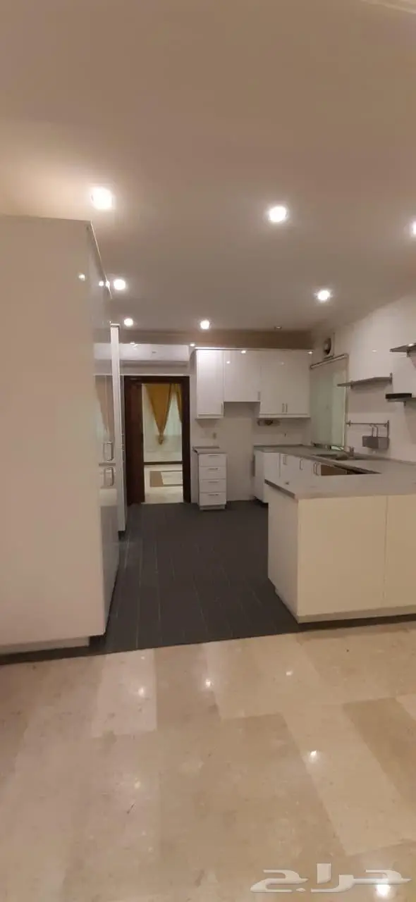 شقه للبيع بحي النهضه 10