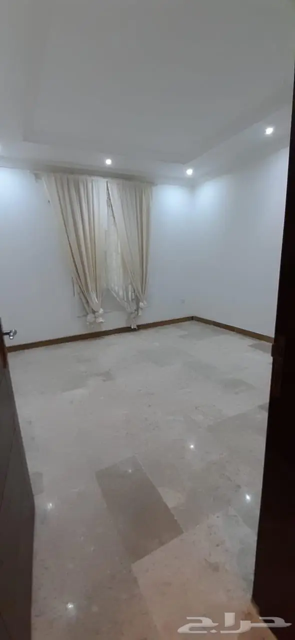 شقه للبيع بحي النهضه 8