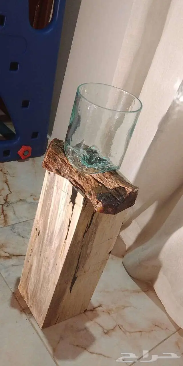فازه زجاج مصهور مع قاعده خشب طبيعي 4