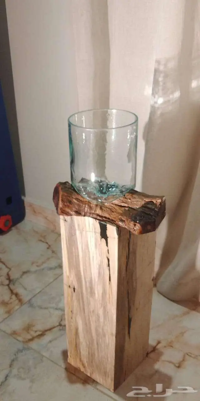 فازه زجاج مصهور مع قاعده خشب طبيعي 0