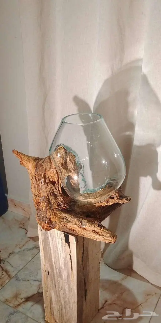 فازه زجاج مصهور مع قاعده خشب طبيعي 1