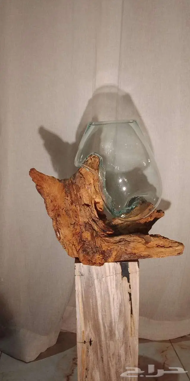 فازه زجاج مصهور مع قاعده خشب طبيعي 2