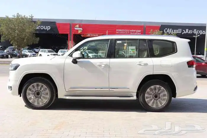 تويوتا لاندكروزر GXR4 بنزين 2025 سعودي بالكاش والاقساط 7