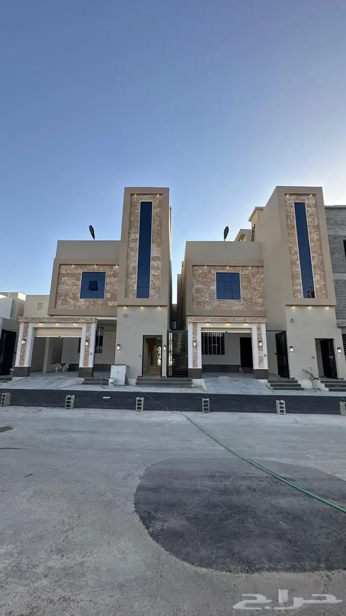 ادوار للبيع خميس مشيط اليرموك كل عماره مكونه من دورين 0