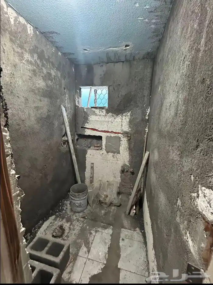 معلم بلاط خبره 24 سنه 0