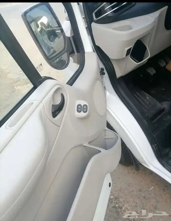 جاي ام سي باص 15 راكب اتوماتيكي 2025 9