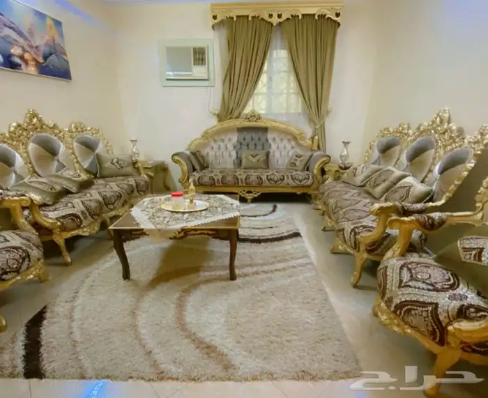 مجلس مستعمل نضيف جدا  مع الستاره والسجاد 2