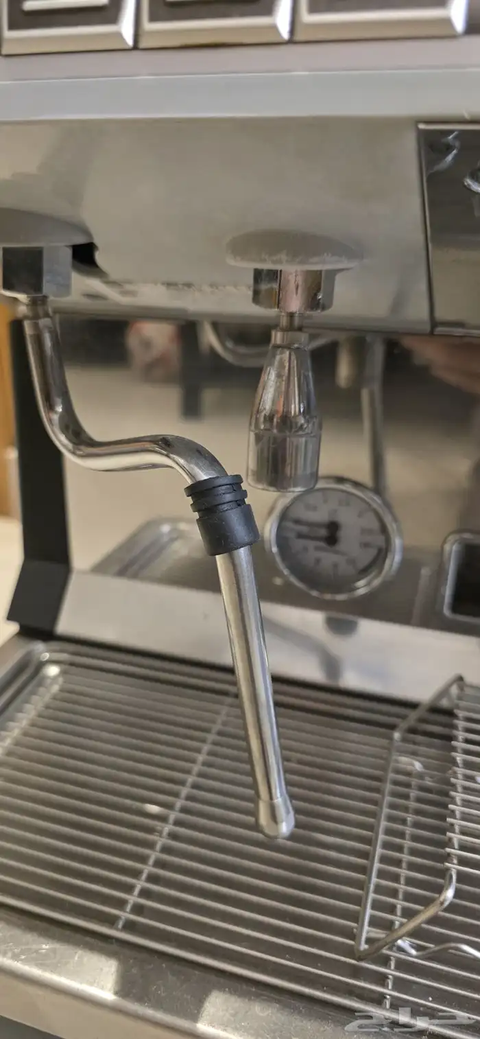 للبيع  مكينة قهوة إسبريسو تجارية Nuova Simonelli 4