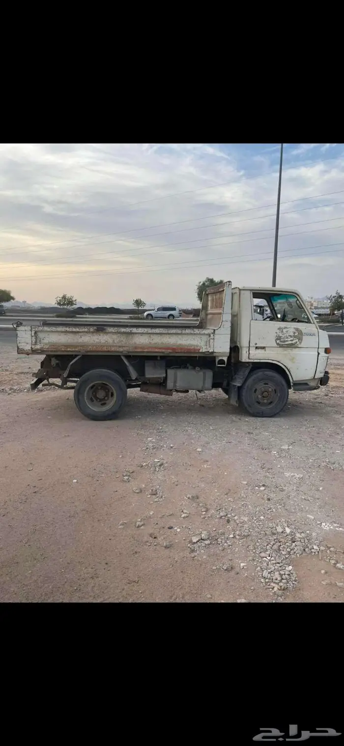 دينا تويوتا قلاب بنزين موديل 82 1