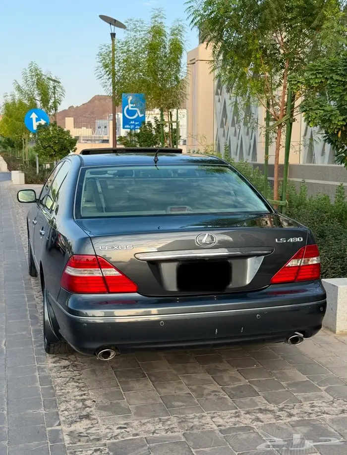 لكزس LS430 سعودي 2004 مخزن ممشى قليل 15