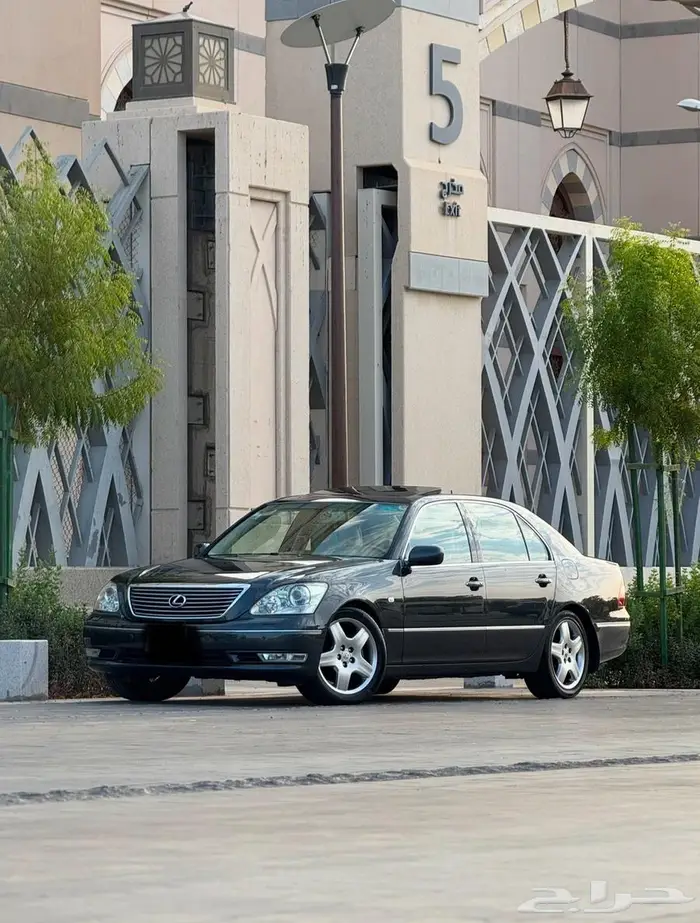 لكزس LS430 سعودي 2004 مخزن ممشى قليل 1