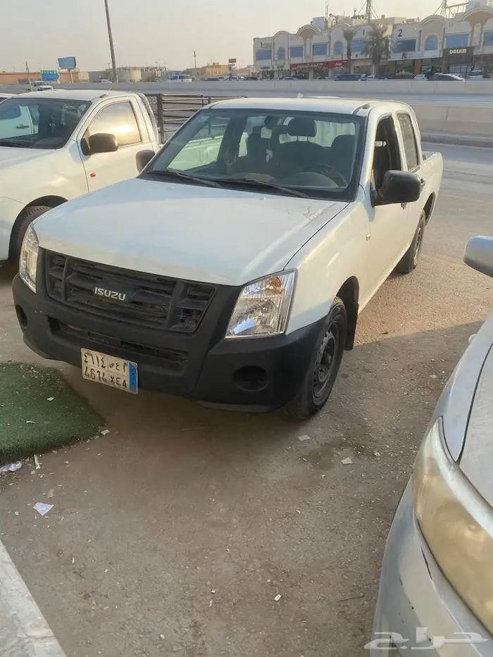 وانيت ايسوزو 2010 1