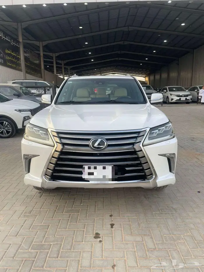 لكزس LX -570 سعودي 2017 فل كامل 0