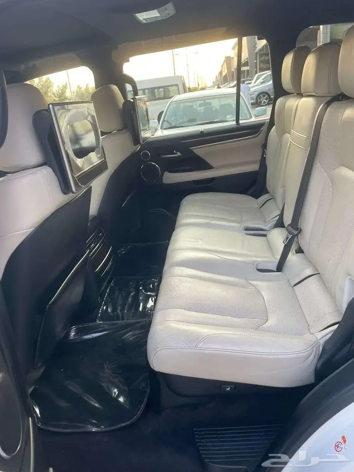 لكزس LX -570 سعودي 2017 فل كامل 16