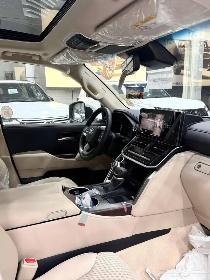 تويوتا لاندكرورز GXR L4 بنزين سعودي 2025 كاش وبنوك 17
