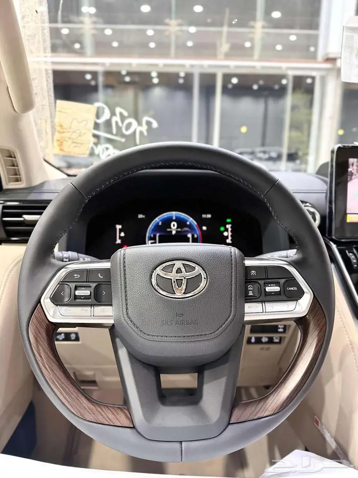 تويوتا لاندكرورز GXR L4 بنزين سعودي 2025 كاش وبنوك 12