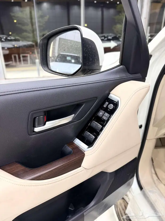 تويوتا لاندكرورز GXR L4 بنزين سعودي 2025 كاش وبنوك 24