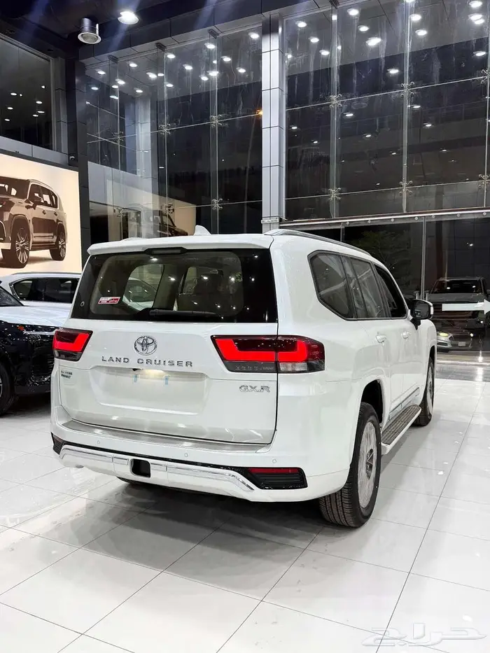 تويوتا لاندكرورز GXR L4 بنزين سعودي 2025 كاش وبنوك 7