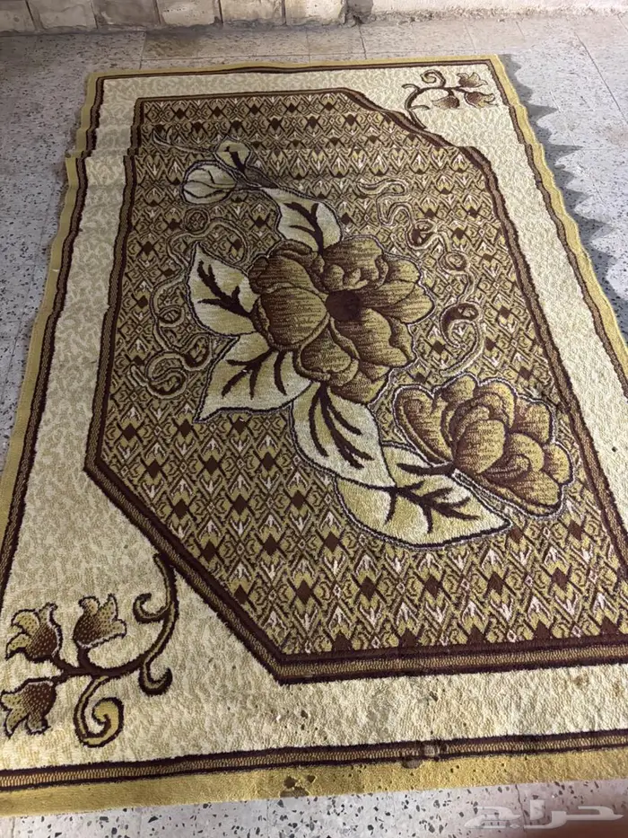 للبيع استاندات عرض اكسسوارت وموكيت وأسره نوم وكراسي مودرن 9