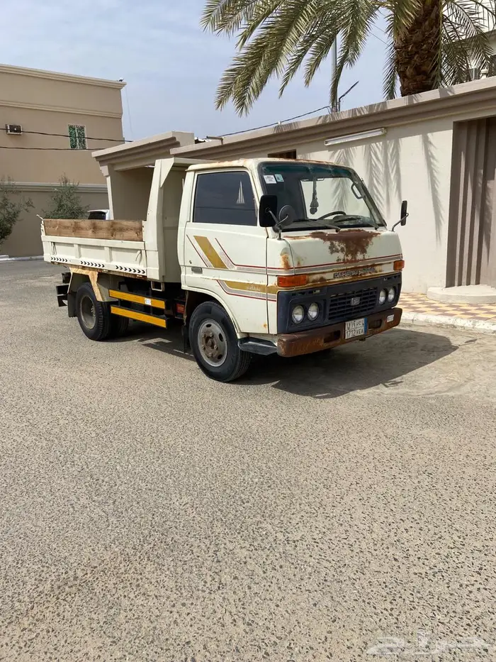 قلاب دايهاتسو موديل 84 نظيف وكاله عداد 36000 3