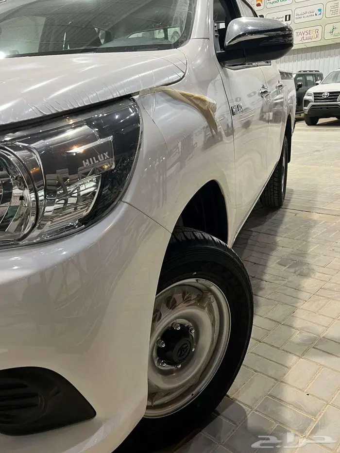 هايلوكس DLX سلق غمارتين م2.4 دبل ديزل تماتيك بريمي 2025 1
