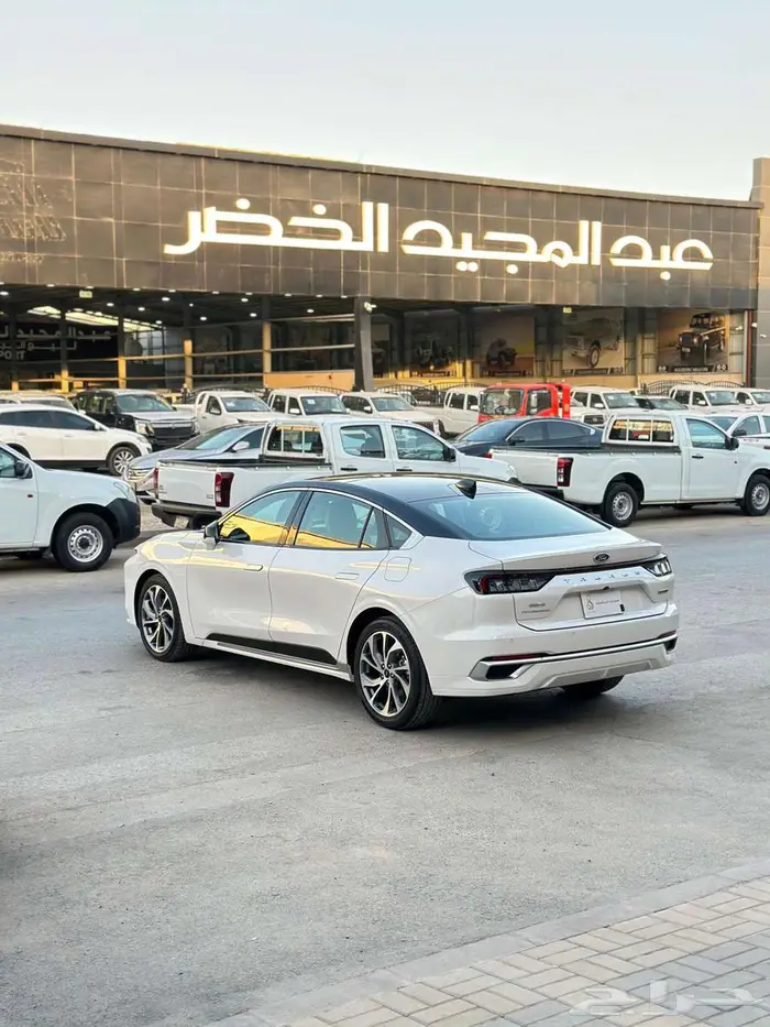 فورد توروس 2023 تيتانيوم 4