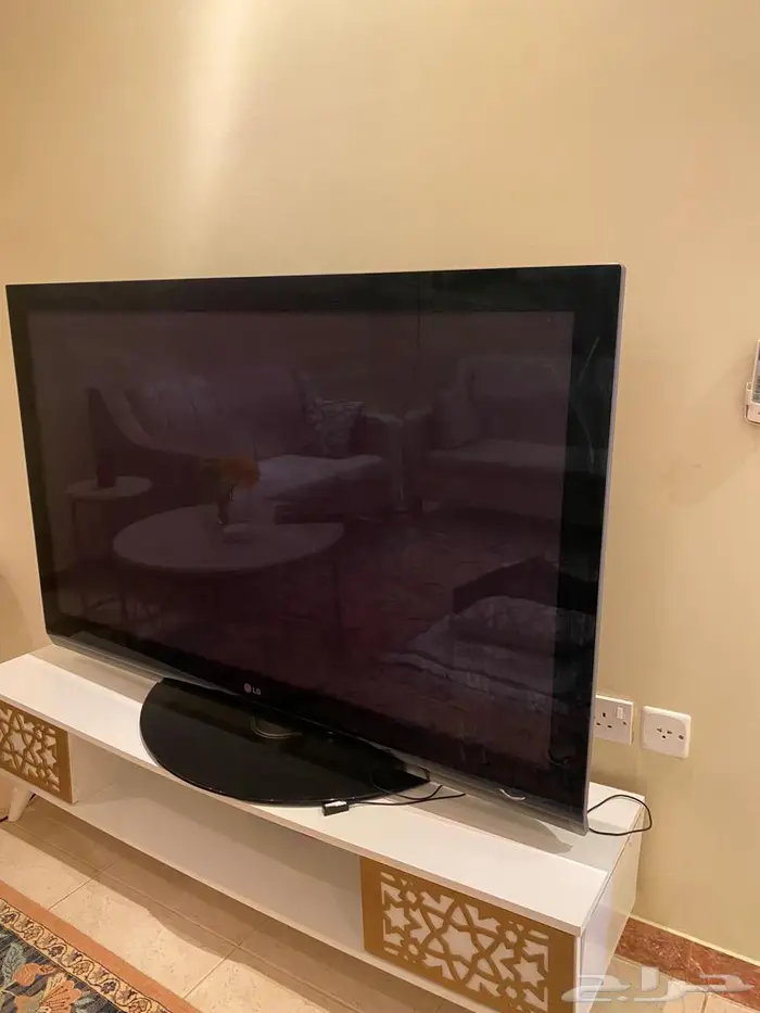 تلفزيون LG نظيف وشغال سليم بالكامل 2