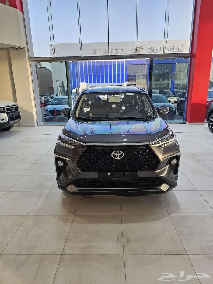 تويوتا فيلوز GLX 2025 1