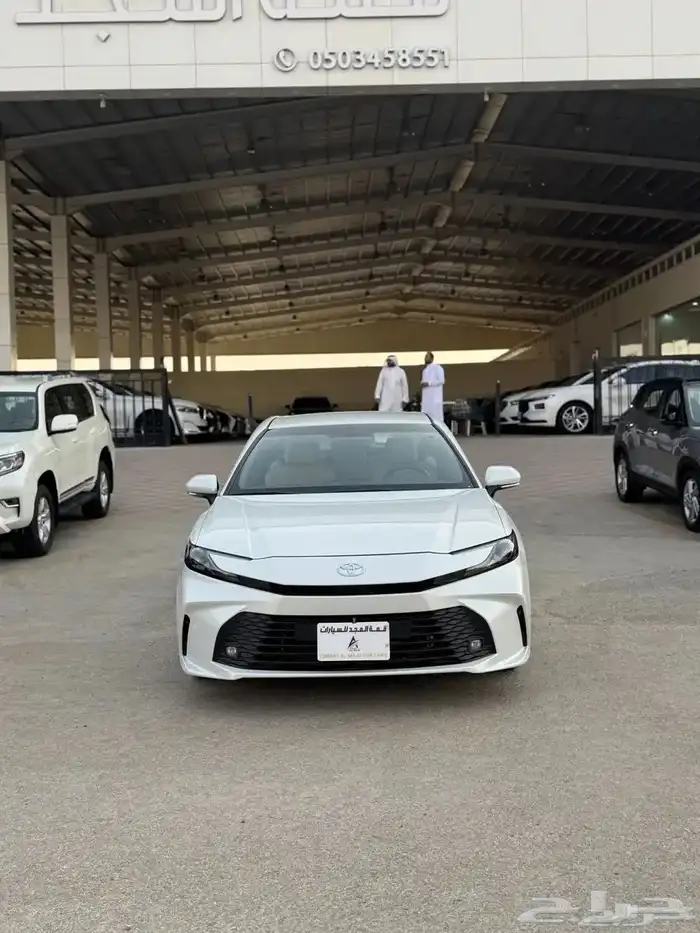 للبيع تويوتا كامري 2025 - ستاندر هايبرد - عداد 4 الف فقط 0