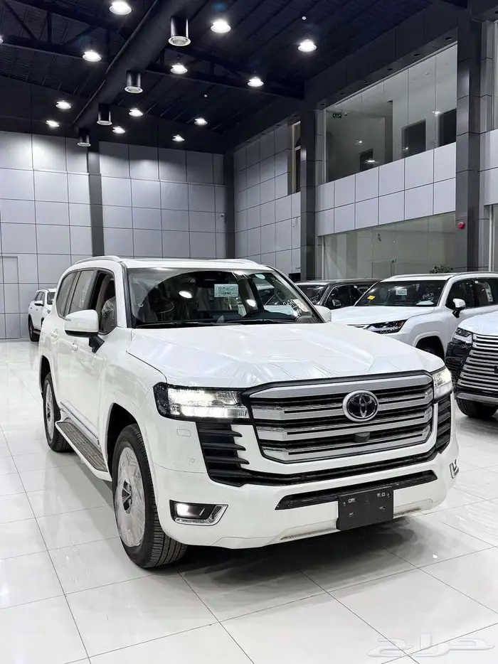 تويوتا لاندكرورز GXR L4 بنزين سعودي 2025 كاش وبنوك 0