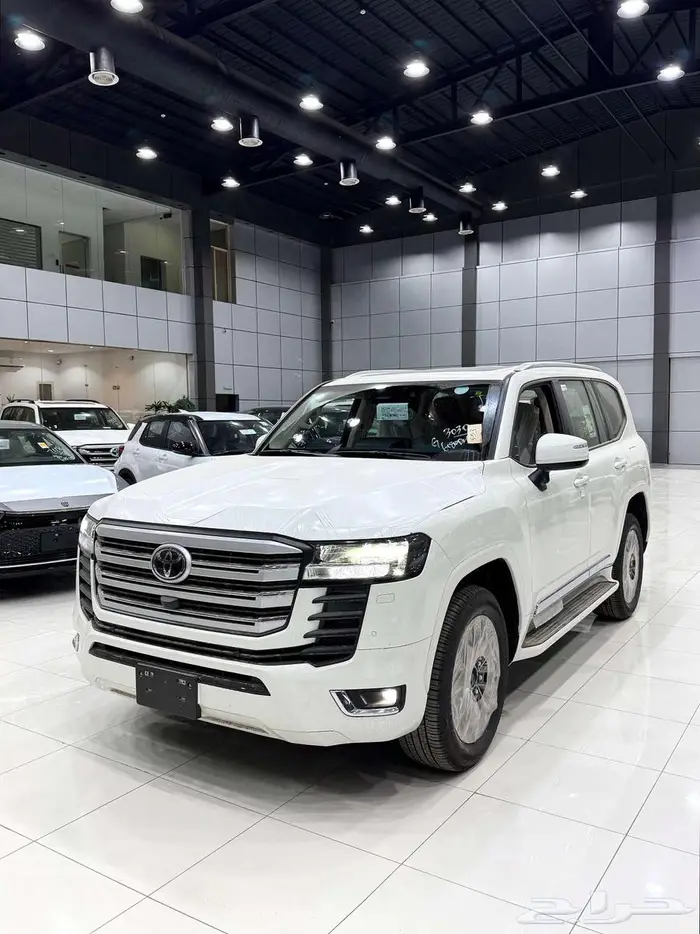 تويوتا لاندكرورز GXR L4 بنزين سعودي 2025 كاش وبنوك 5