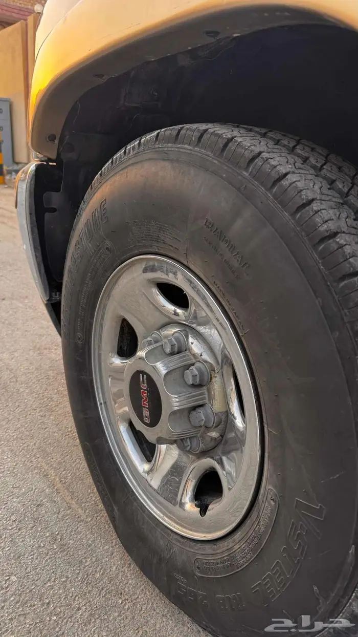 GMC سوبربان موديل 2000 2