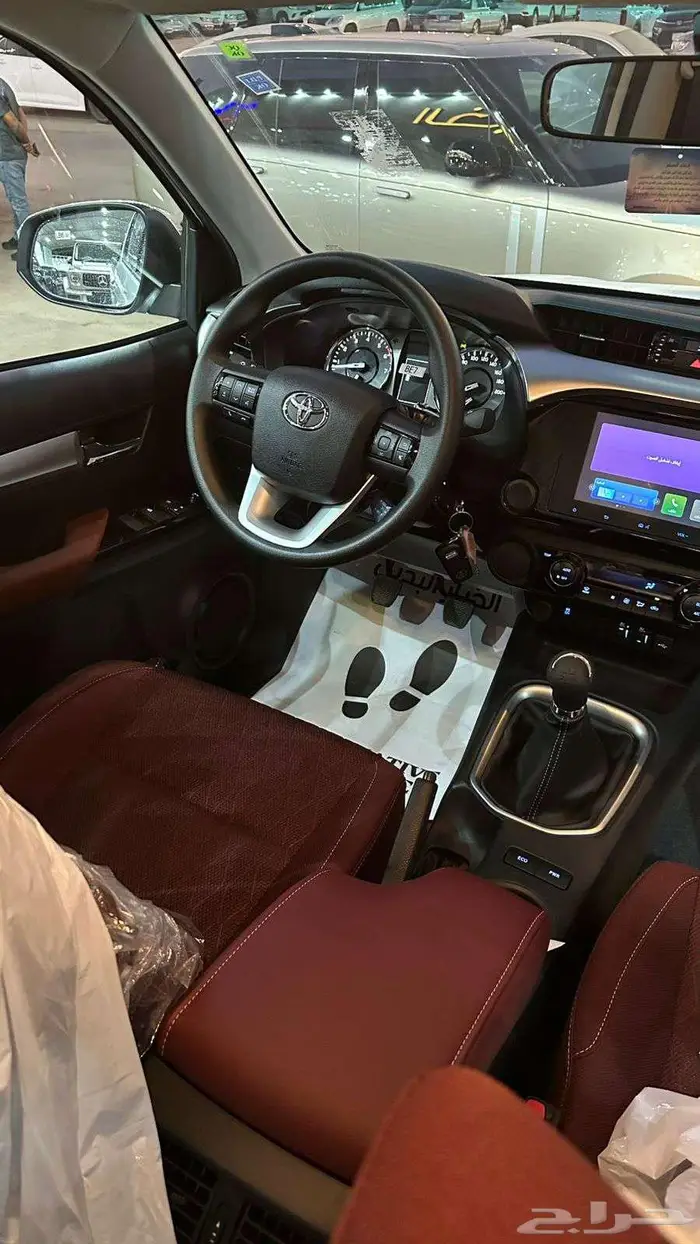 تويوتا هايلكس غمارتين بنزين GLX2 - 4 2 جنوط 2025 4