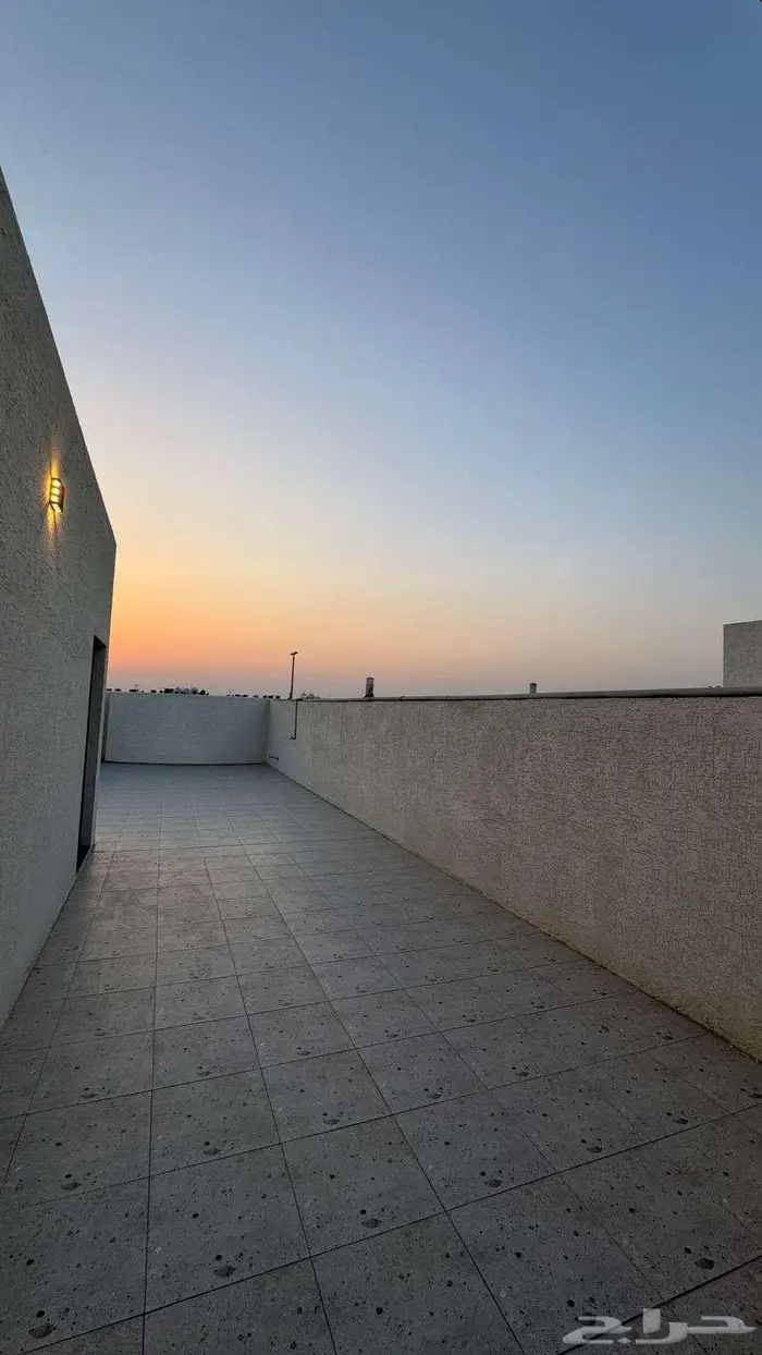 فيلا فاخرة للبيع في حي الشراع 437 م 3