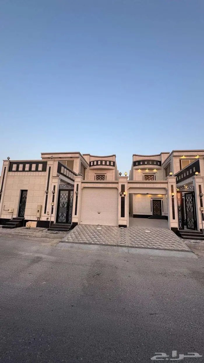 فيلا فاخرة للبيع في حي الشراع 437 م 1