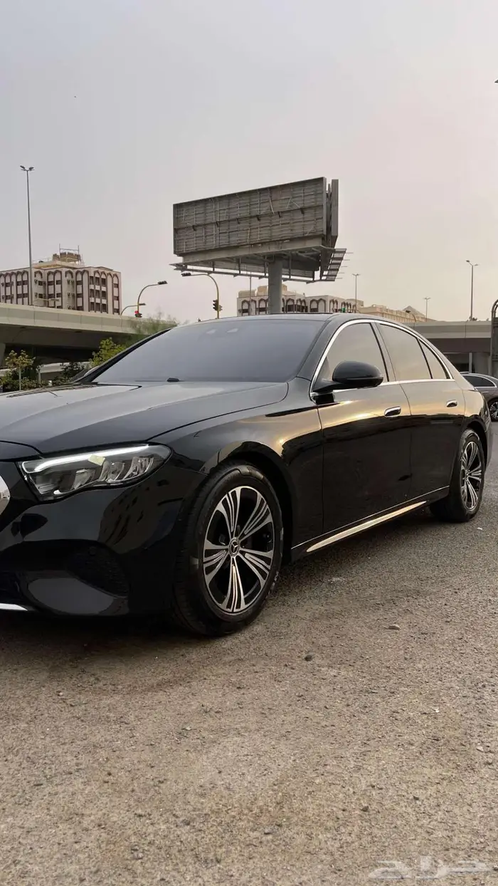 مرسيدس E 200 2024 فل 13
