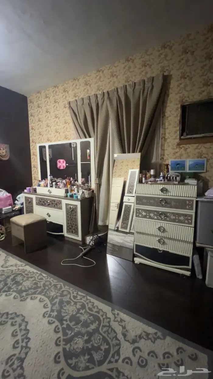غرفه نوم ومطبخ كلها للبيع على السوم 4